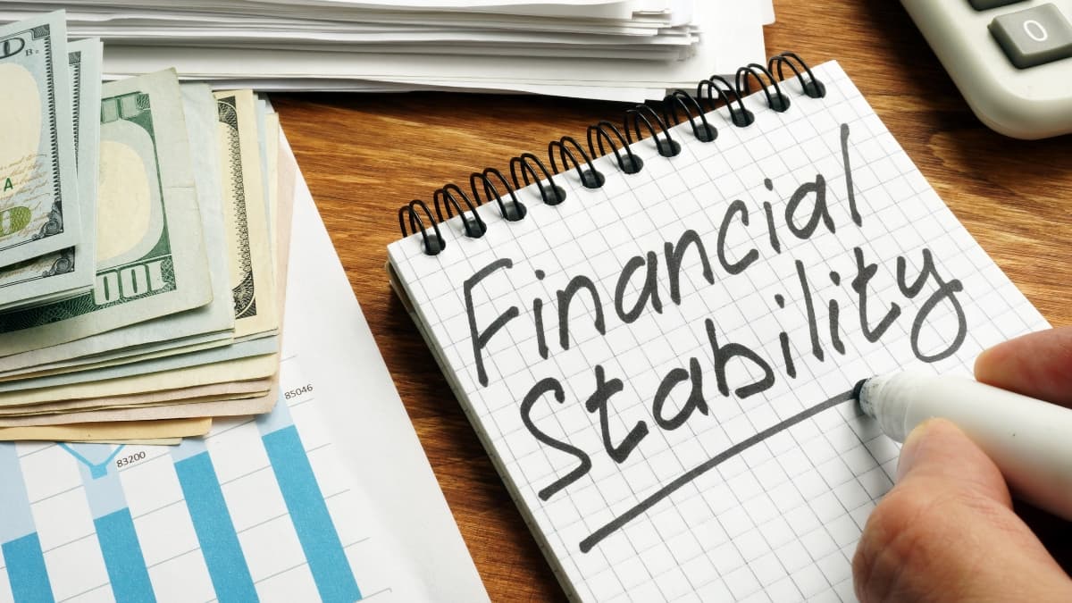 Smart Money Habits That Can Help You Reach Financial Stability
