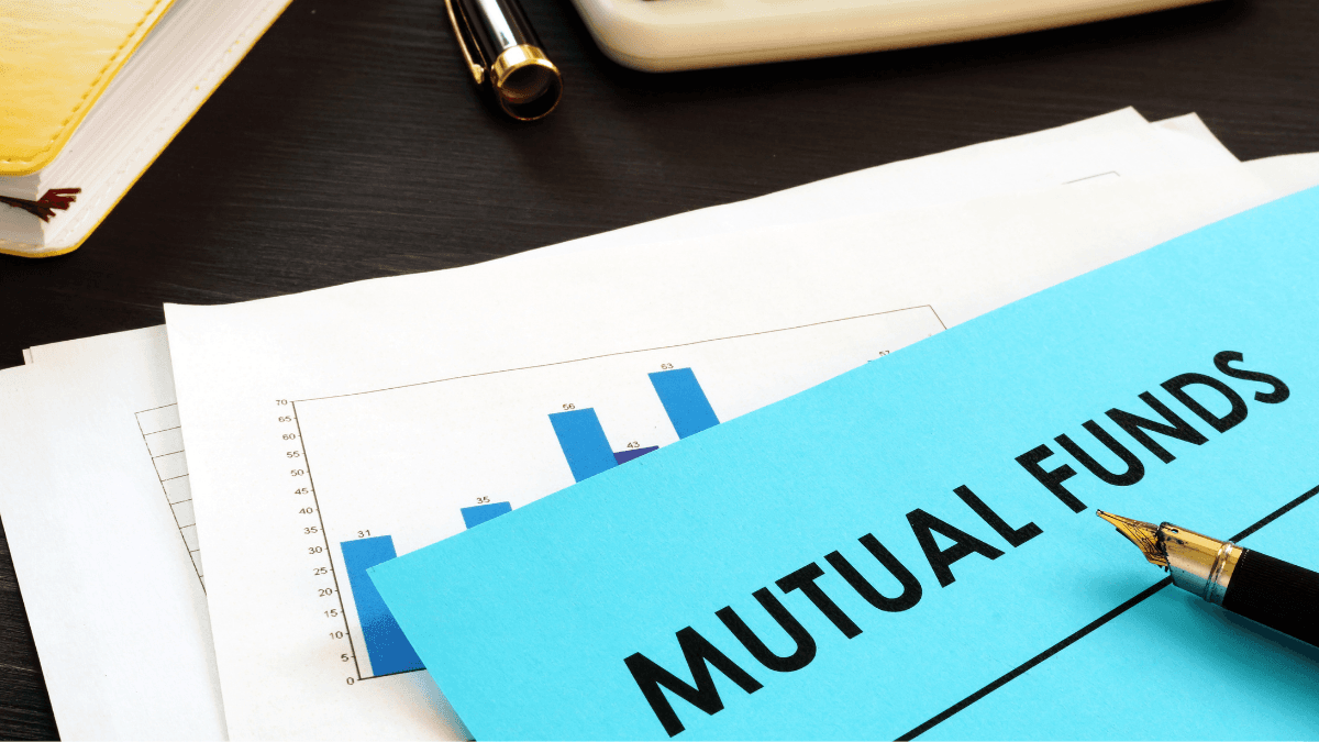 ETFs vs. Mutual Funds: Which Investment Is Better for Long-Term Growth?