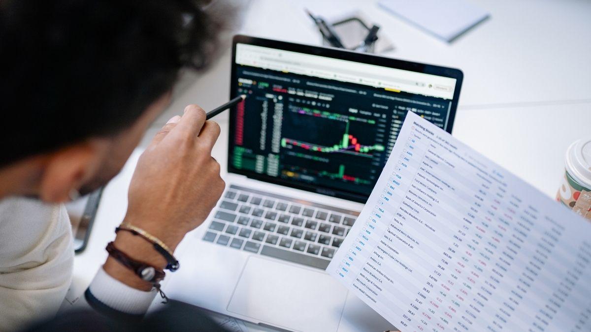 What Happens During a Stock Market Correction—and What Should Investors Do?